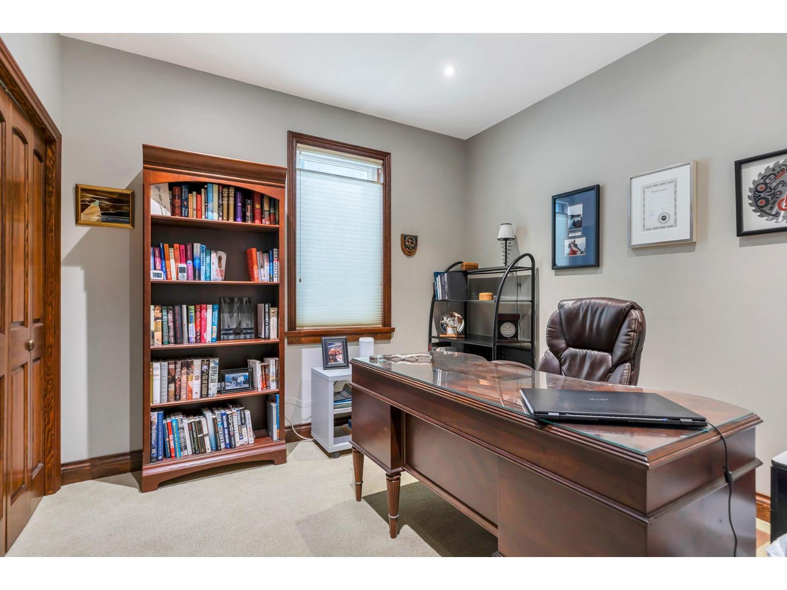 Photo 33 of 15364 Victoria Avenue, White Rock BC