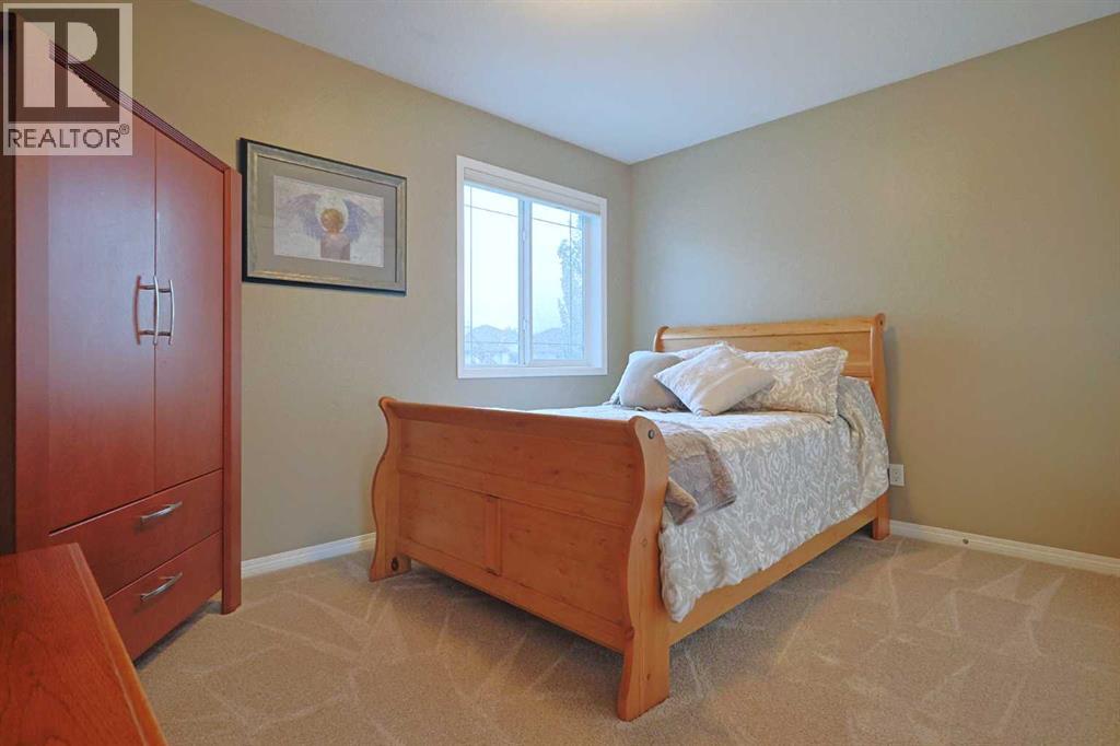 Photo 31 of 242 Royal Birkdale Crescent Nw, Calgary AB