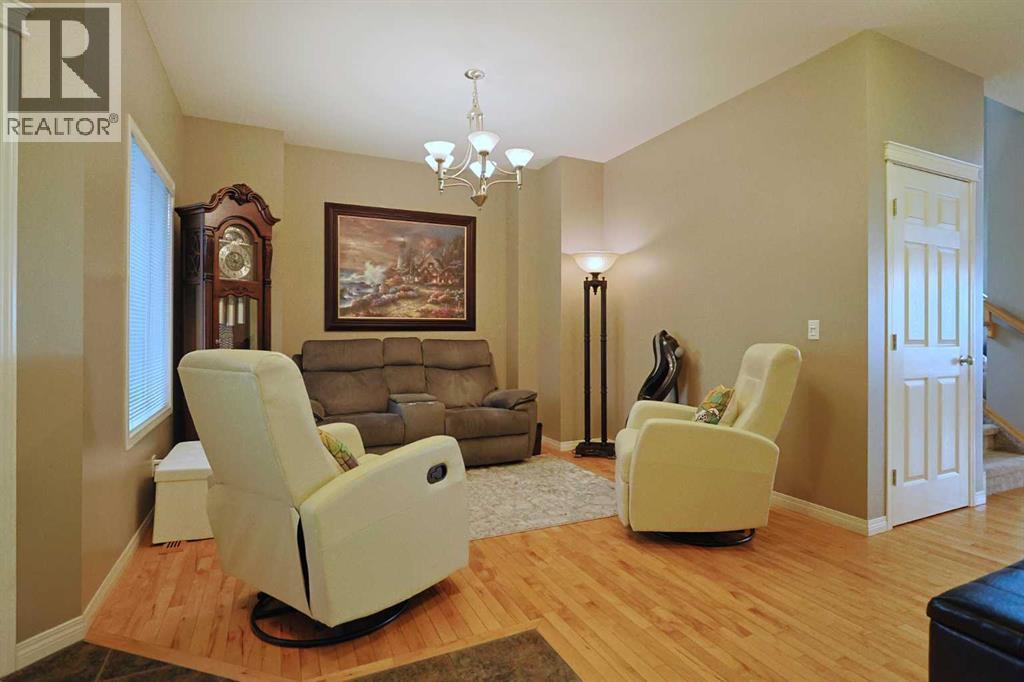 Photo 5 of 242 Royal Birkdale Crescent Nw, Calgary AB