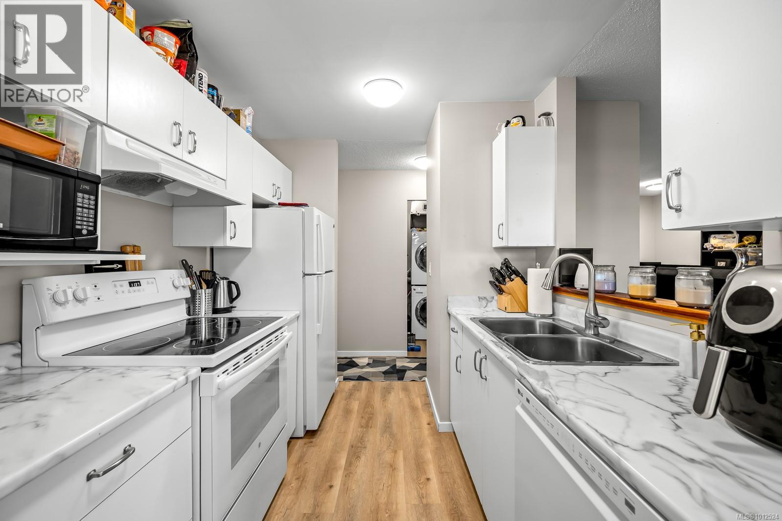 101B 698 Aspen Rd, Comox