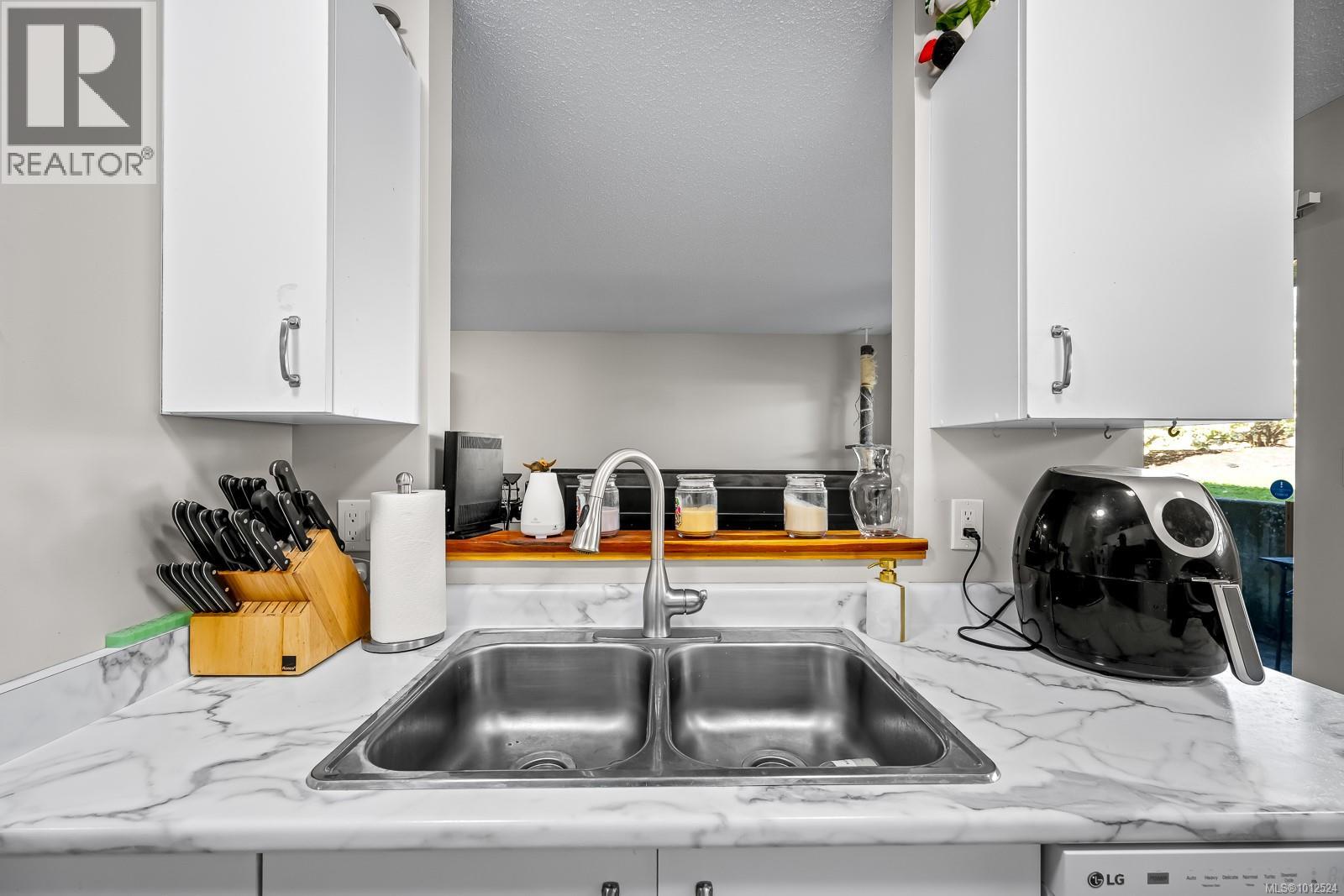 101B 698 Aspen Rd, Comox
