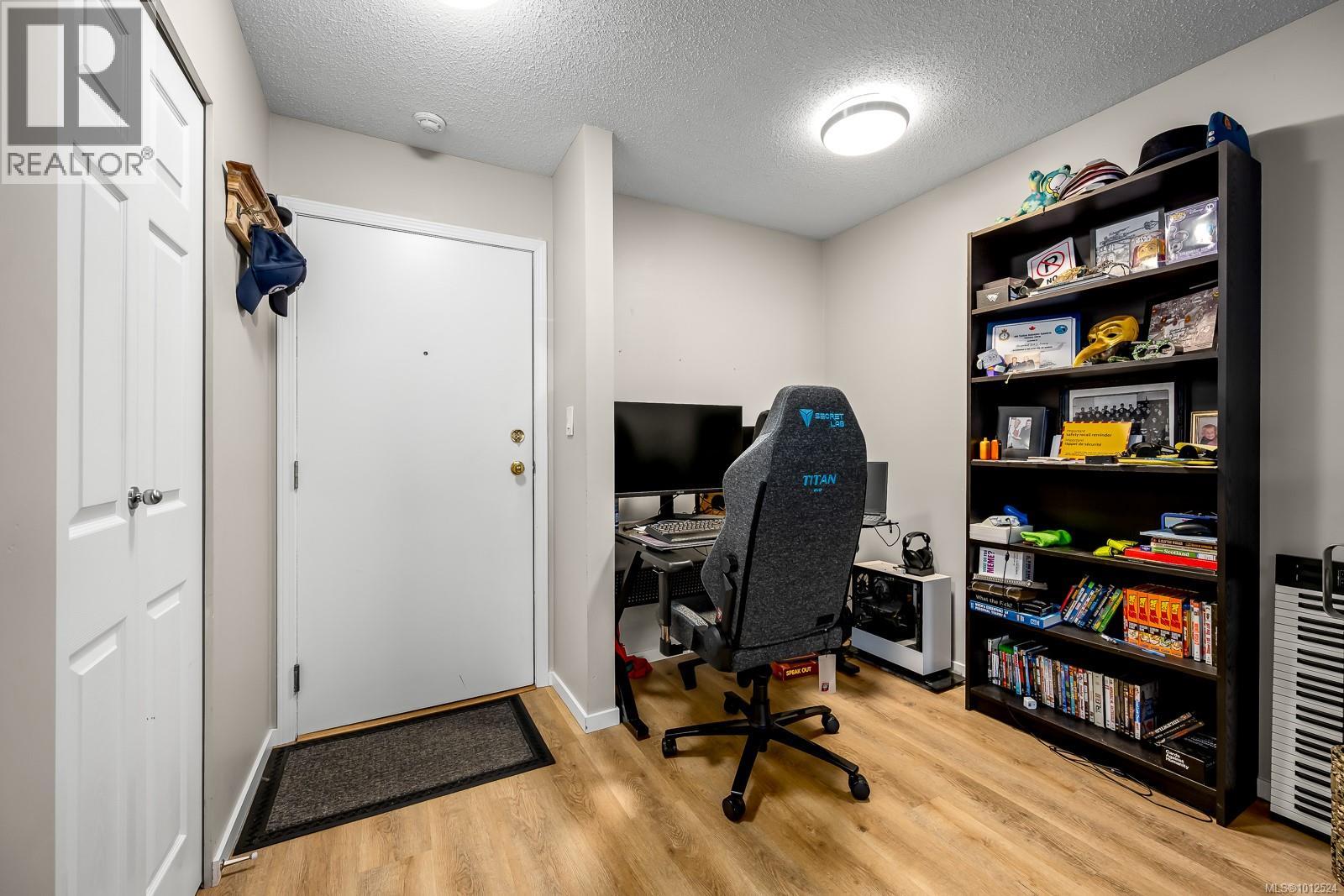 101B 698 Aspen Rd, Comox