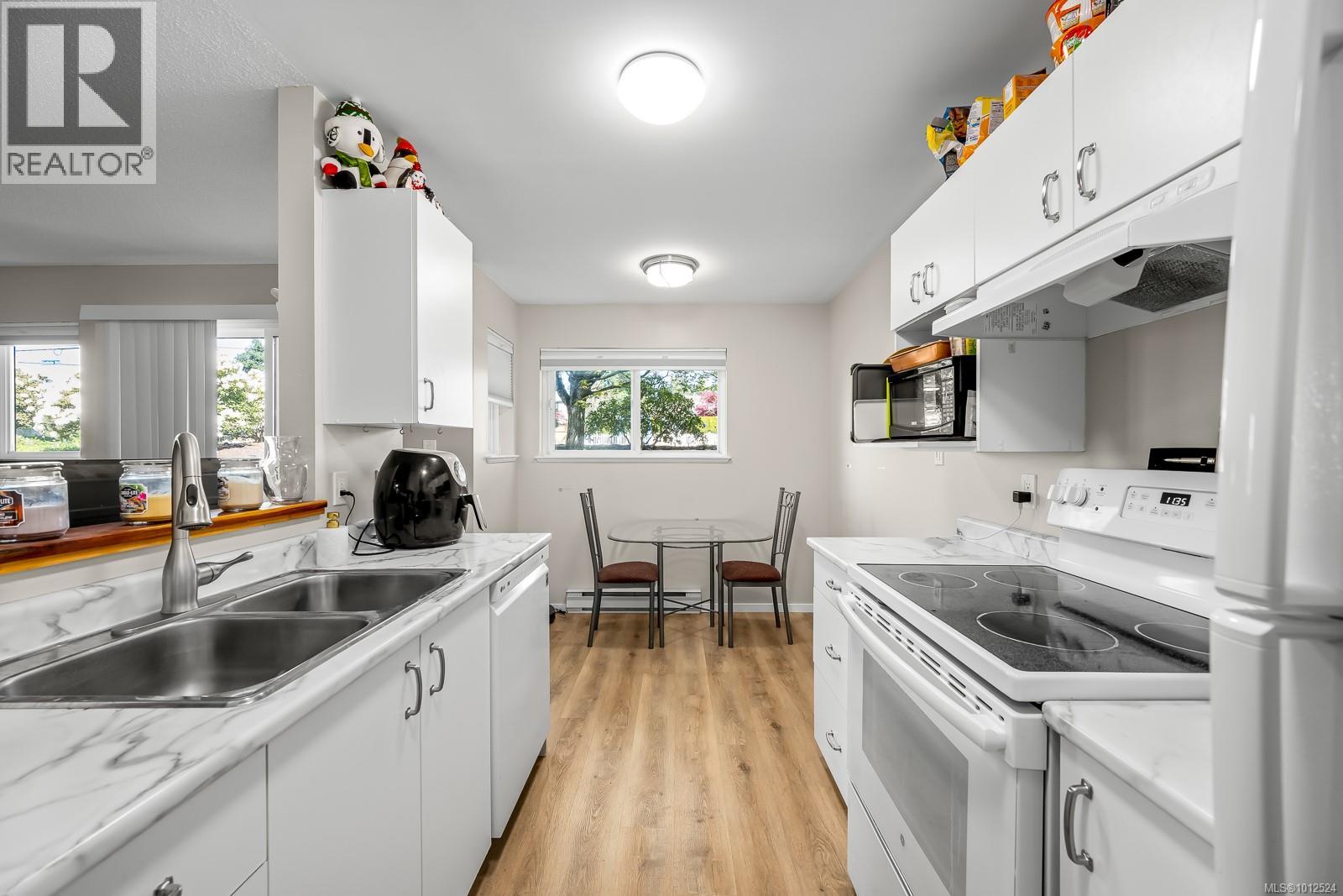 101B 698 Aspen Rd, Comox