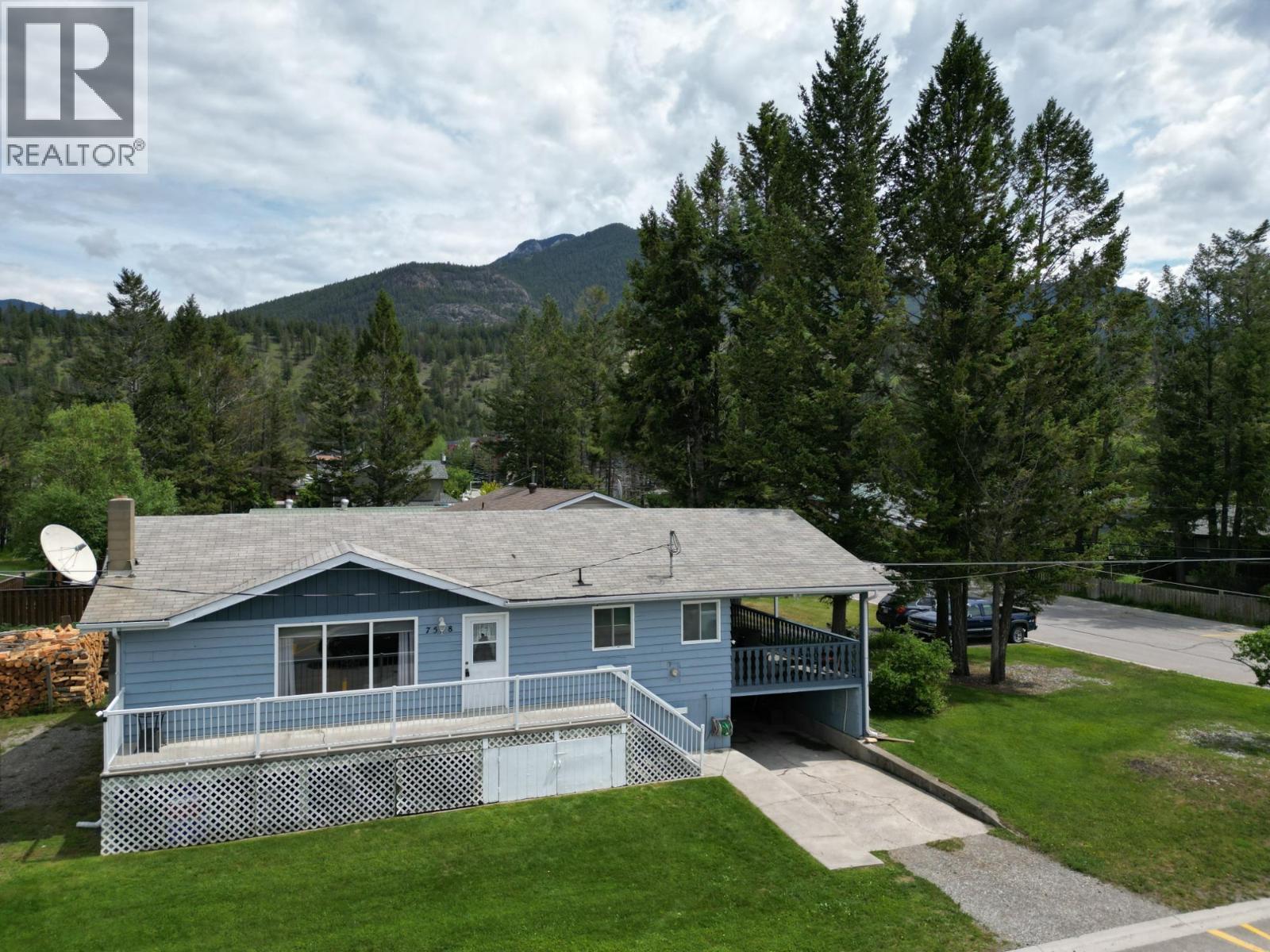 Photo 1 of 7558 Columbia Avenue, Radium Hot Springs BC