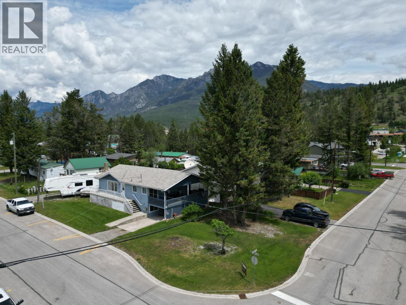 Photo 30 of 7558 Columbia Avenue, Radium Hot Springs BC