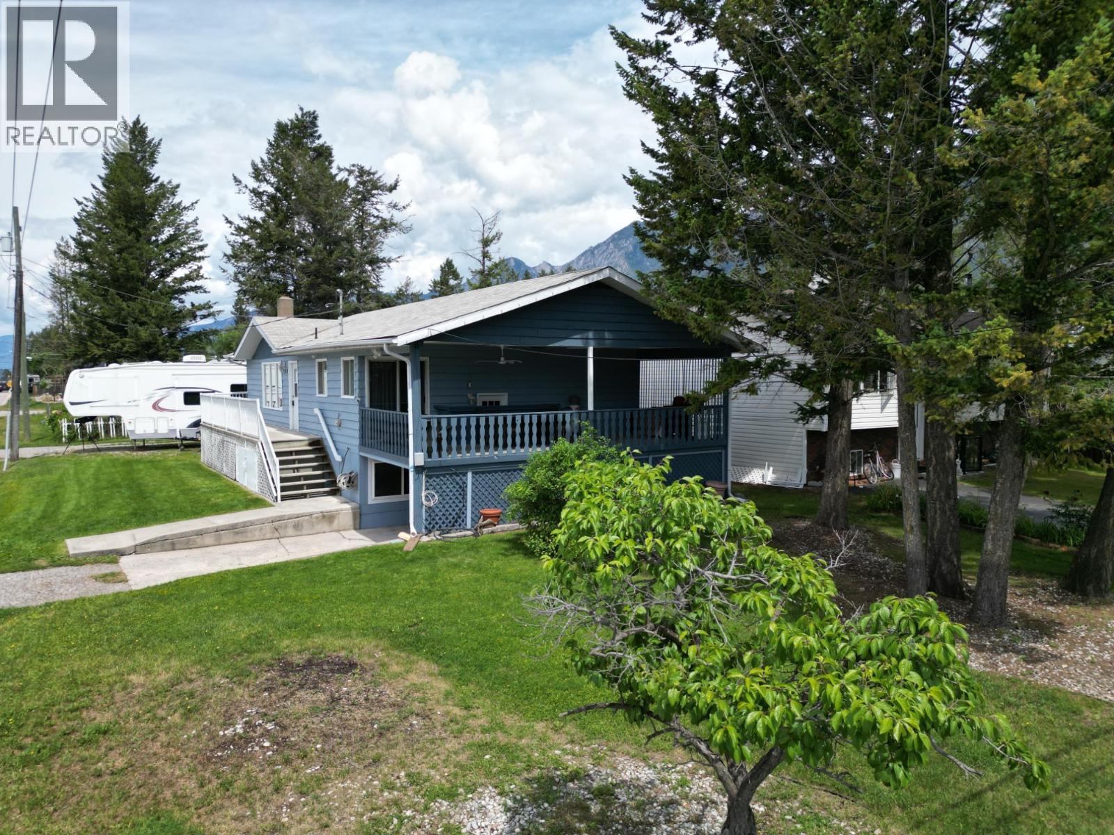 Photo 32 of 7558 Columbia Avenue, Radium Hot Springs BC