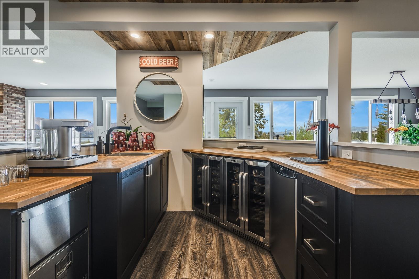  4812 Lakeshore Place, Kelowna