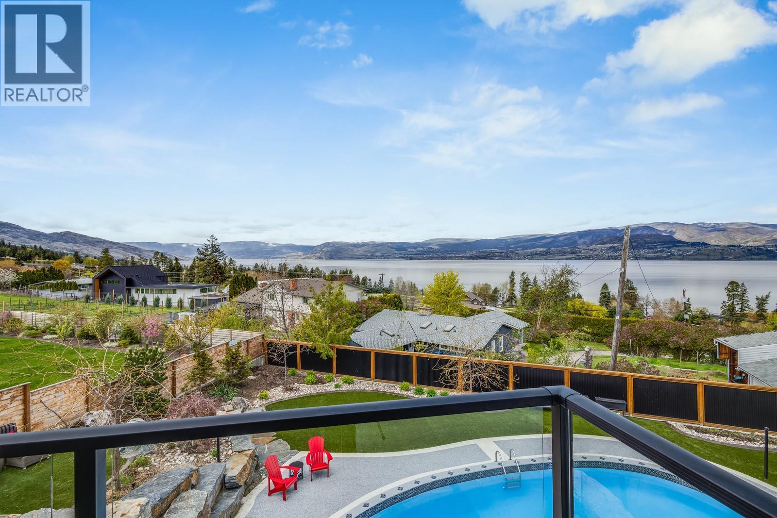  4812 Lakeshore Place, Kelowna