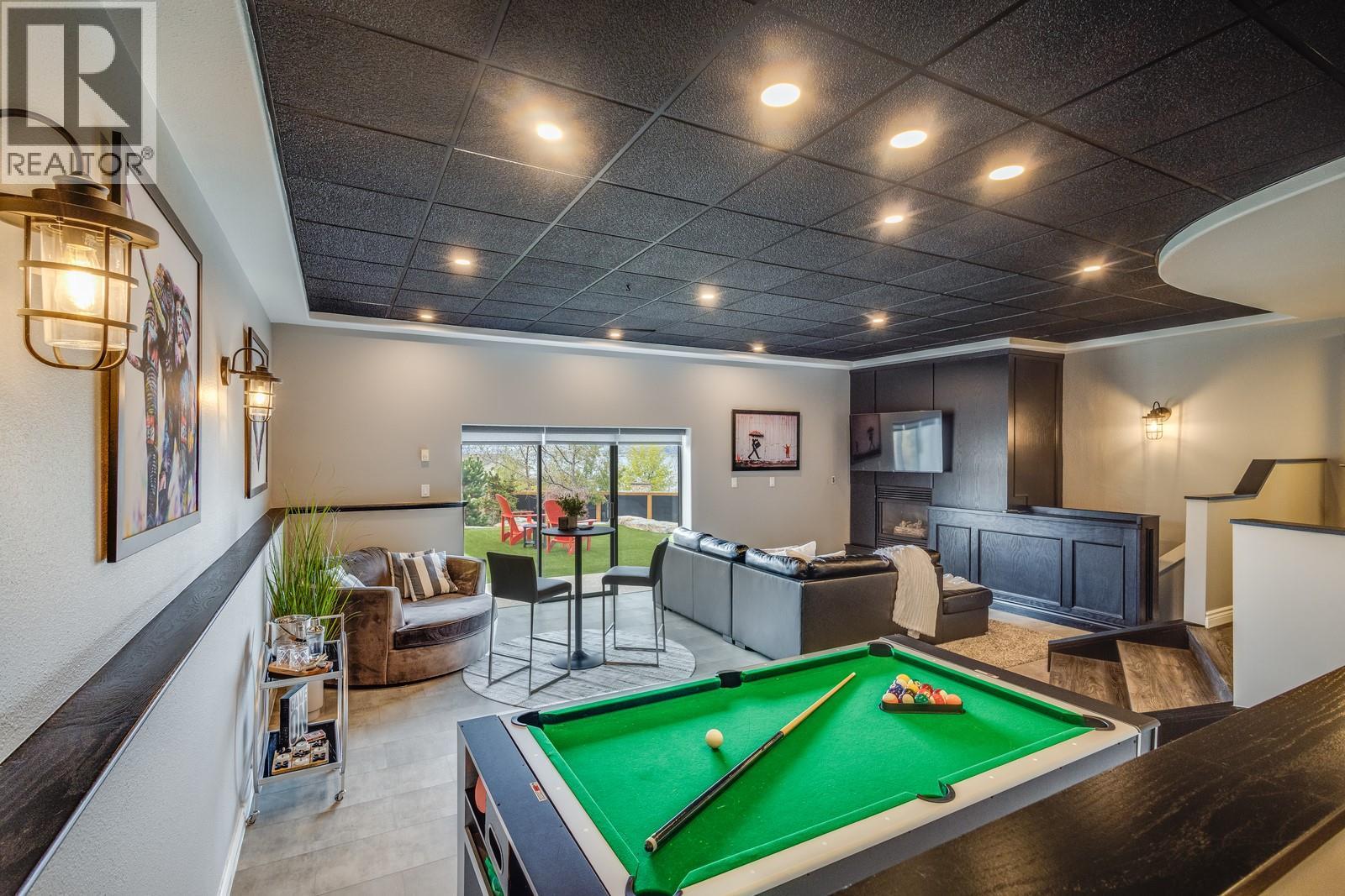  4812 Lakeshore Place, Kelowna