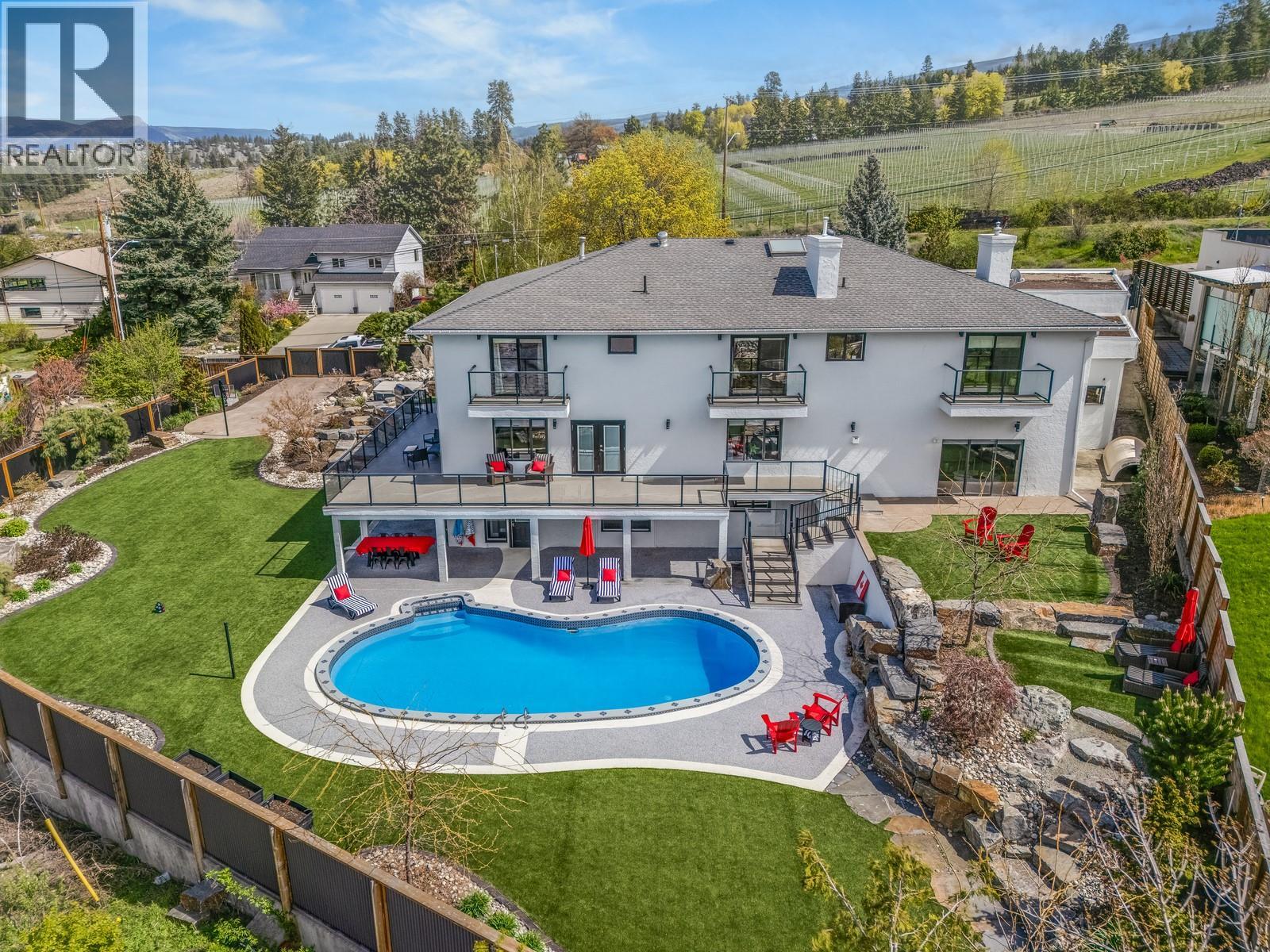  4812 Lakeshore Place, Kelowna
