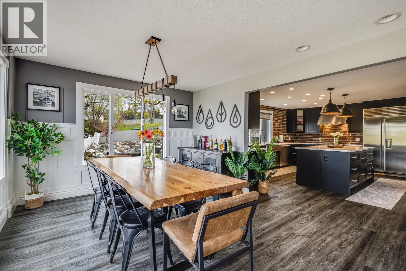  4812 Lakeshore Place, Kelowna