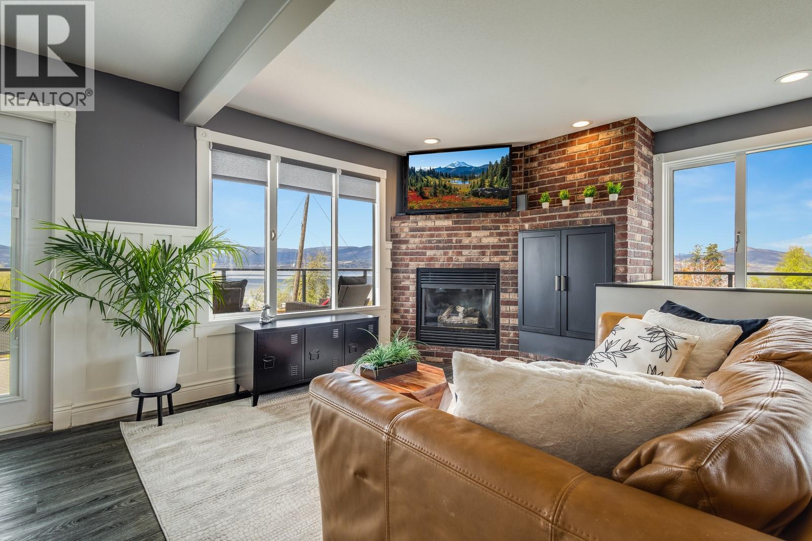  4812 Lakeshore Place, Kelowna