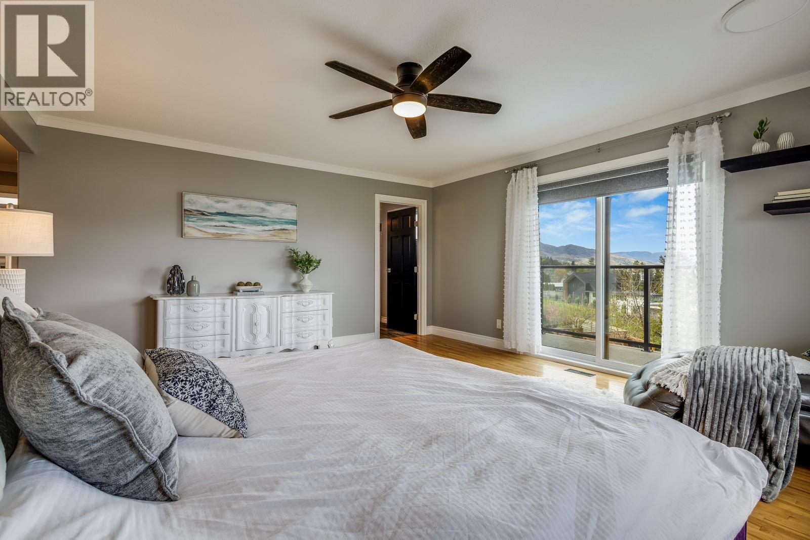  4812 Lakeshore Place, Kelowna