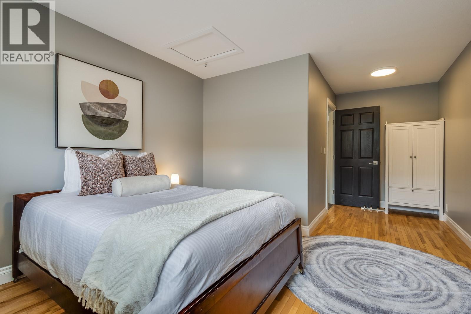 4812 Lakeshore Place, Kelowna