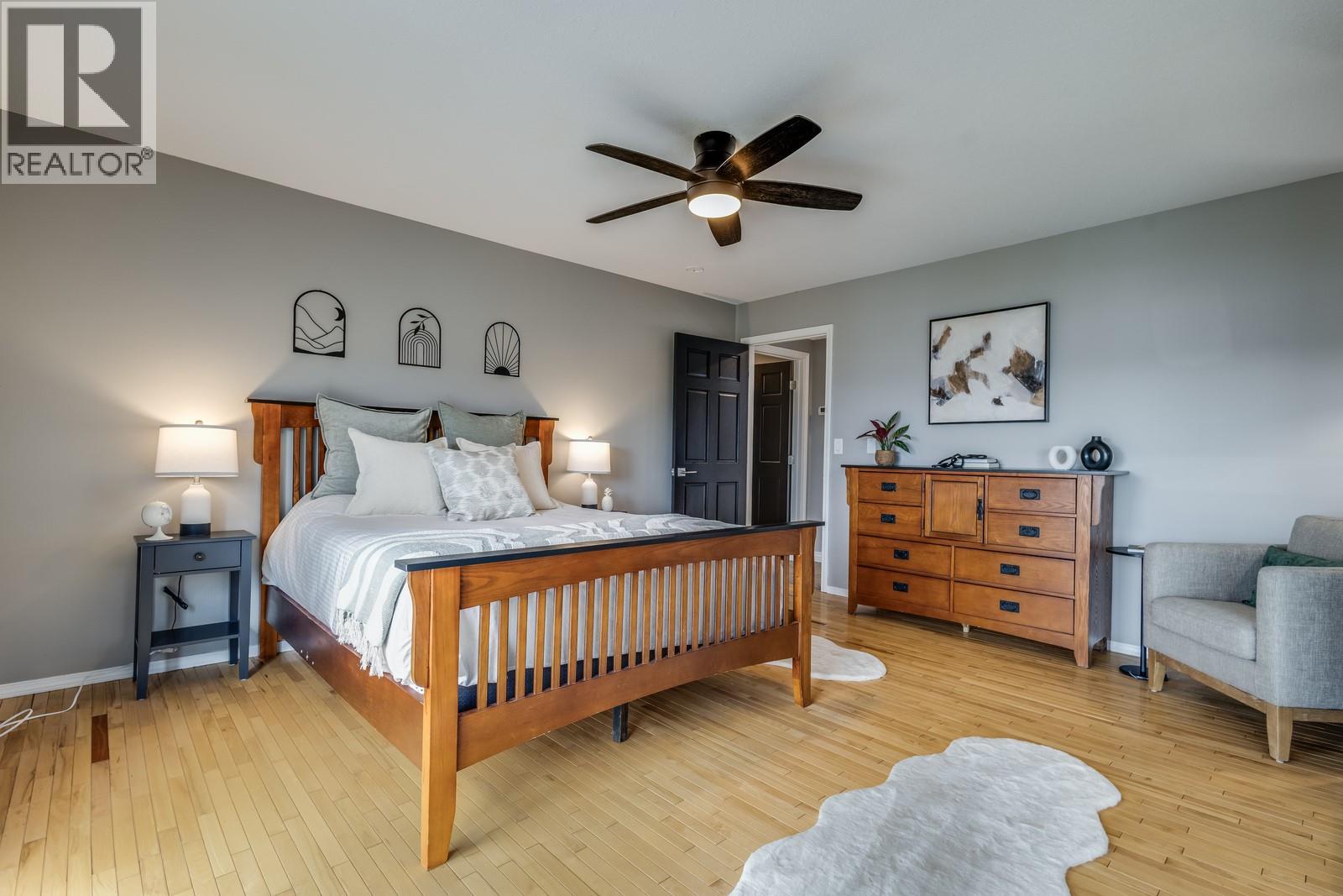  4812 Lakeshore Place, Kelowna
