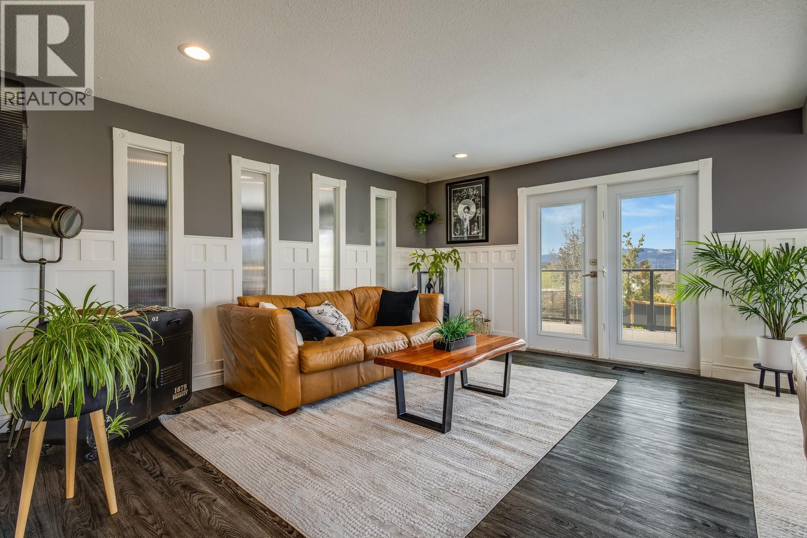  4812 Lakeshore Place, Kelowna