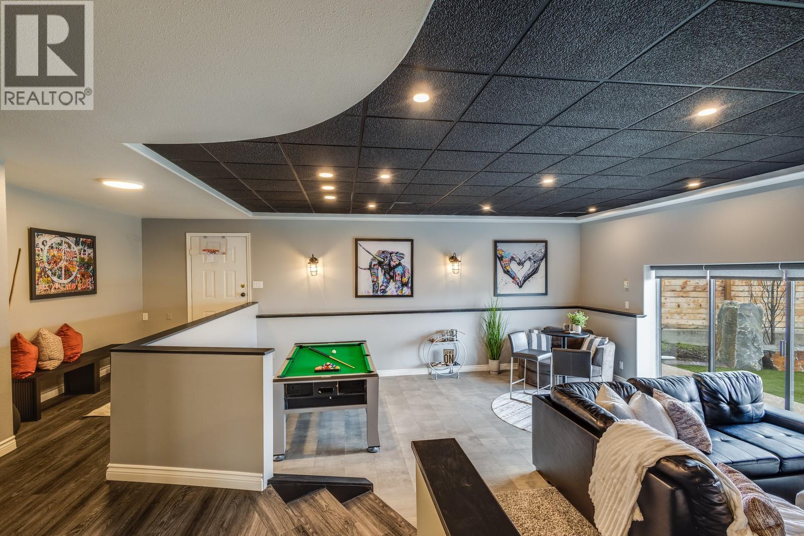  4812 Lakeshore Place, Kelowna