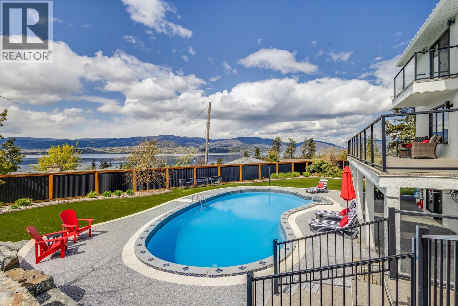  4812 Lakeshore Place, Kelowna