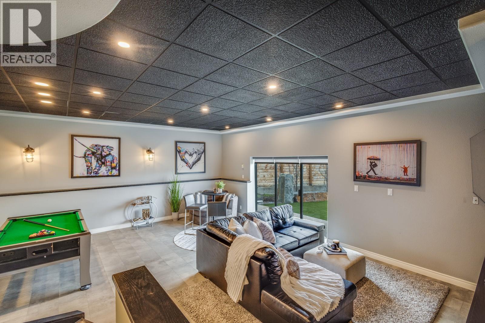  4812 Lakeshore Place, Kelowna
