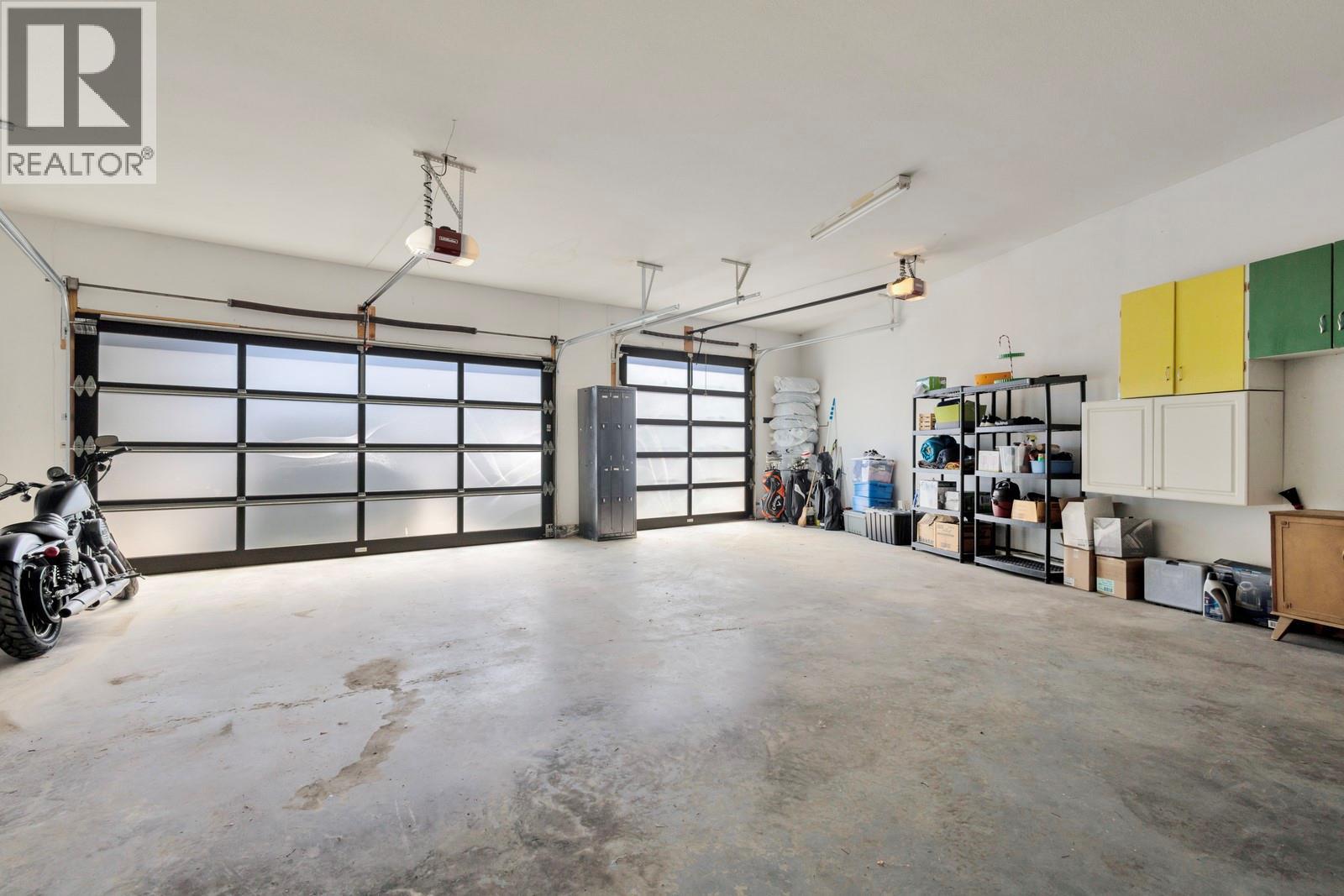  4812 Lakeshore Place, Kelowna