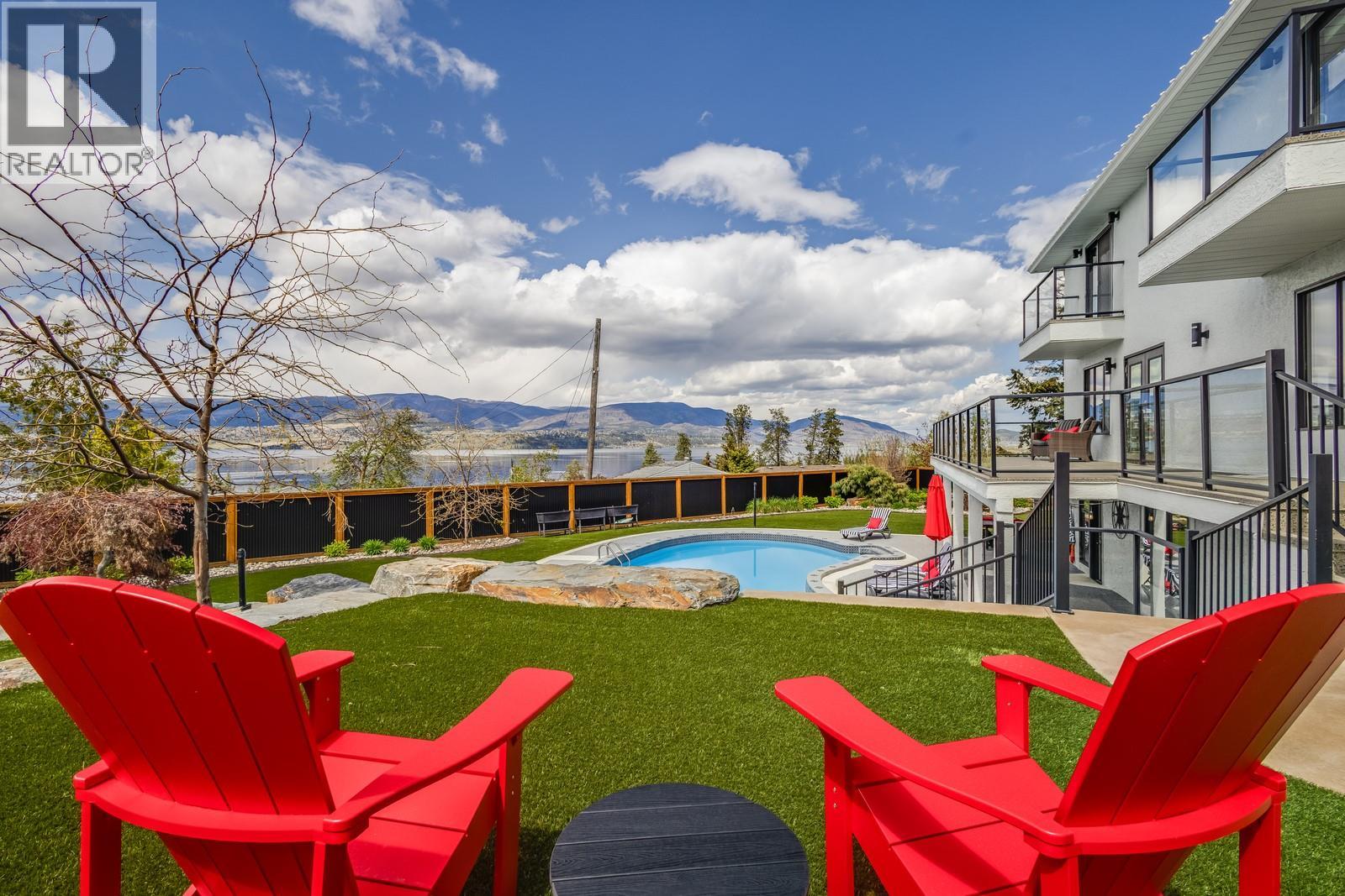  4812 Lakeshore Place, Kelowna