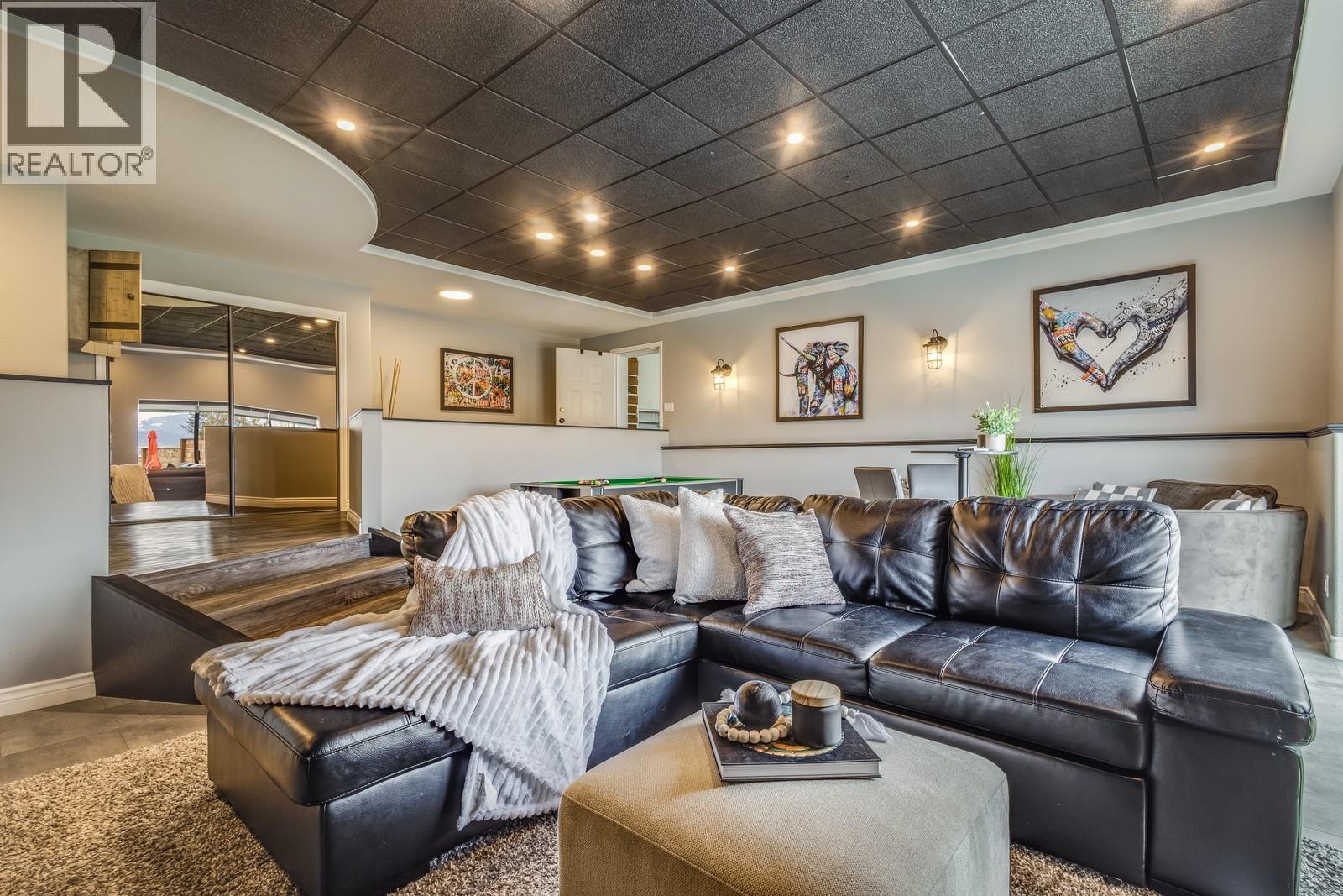  4812 Lakeshore Place, Kelowna