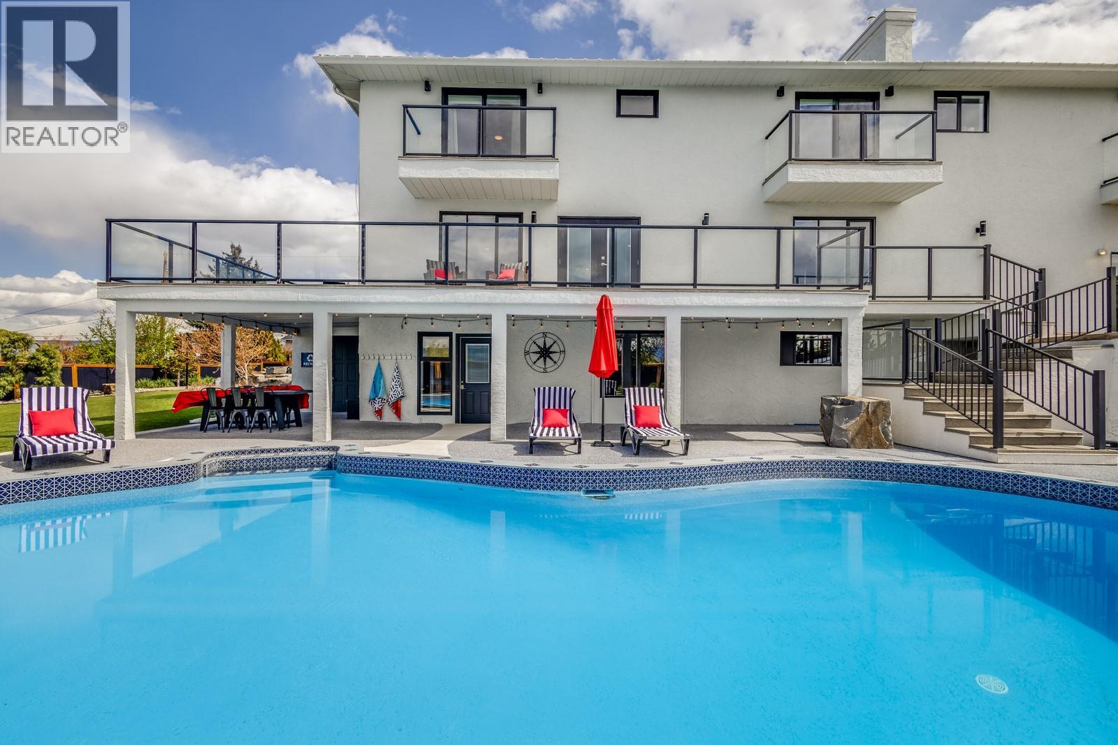  4812 Lakeshore Place, Kelowna