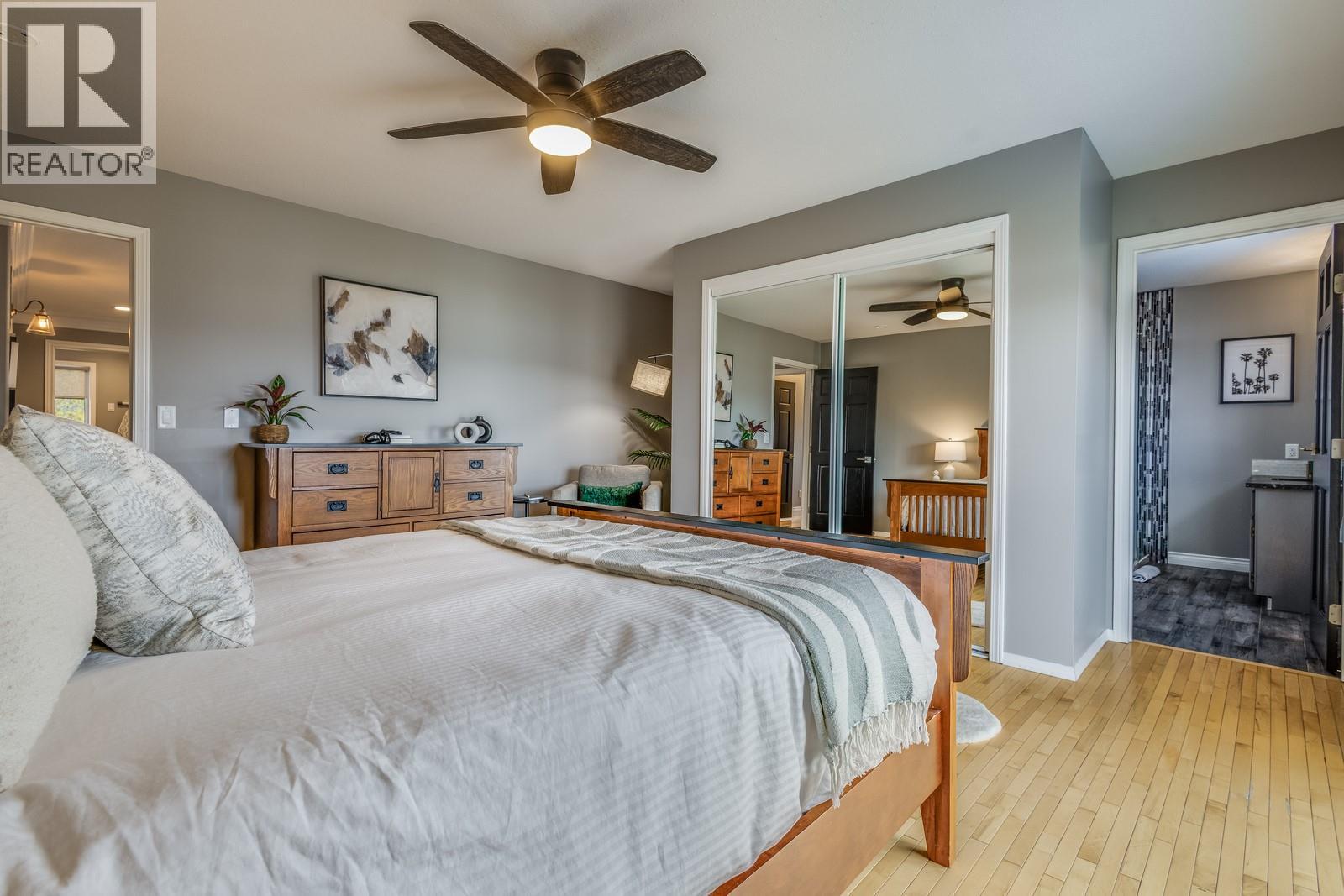  4812 Lakeshore Place, Kelowna