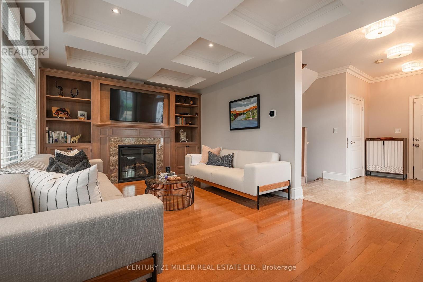 Photo 4 of 131 Brock Street, Oakville ON