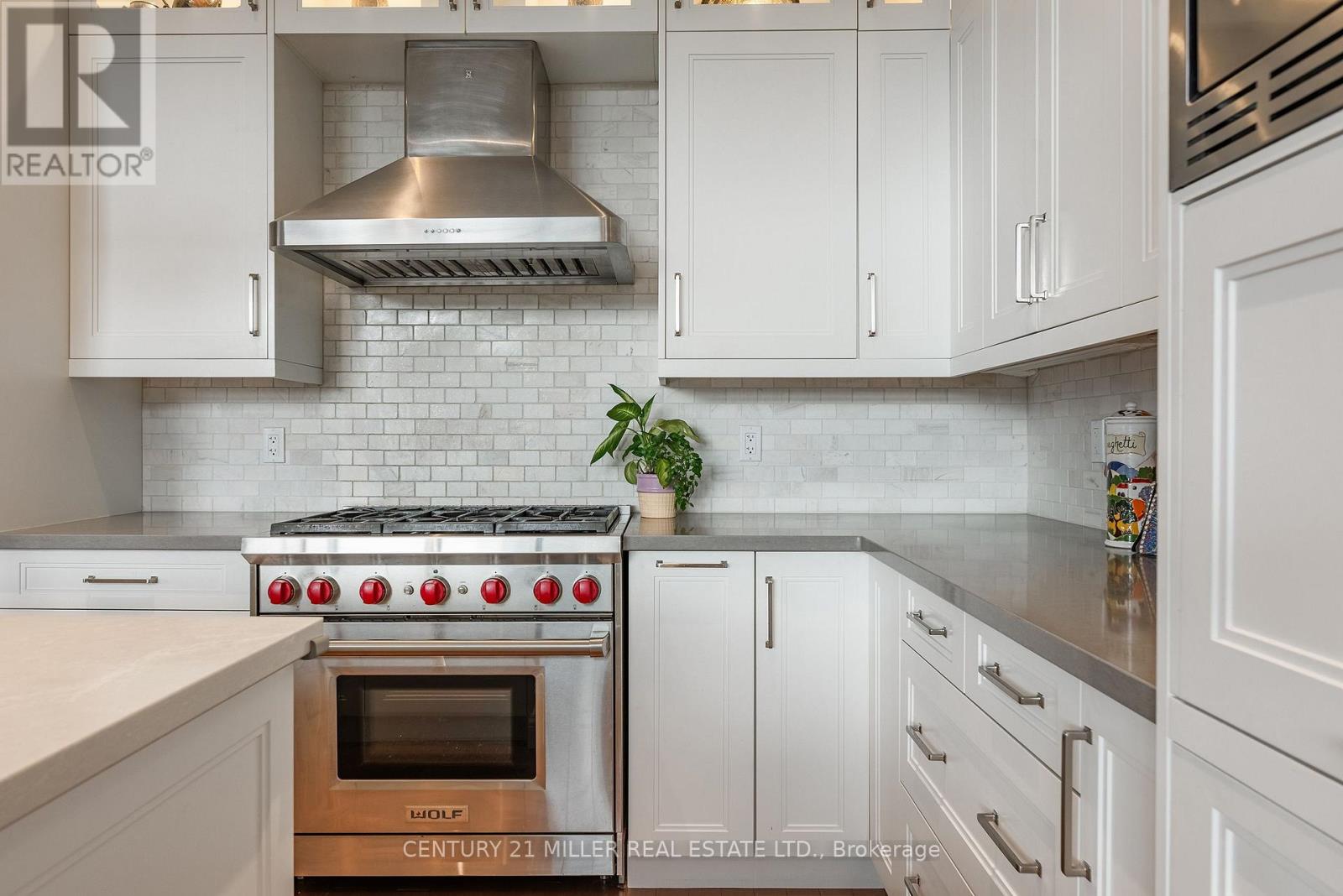 Photo 12 of 131 Brock Street, Oakville ON