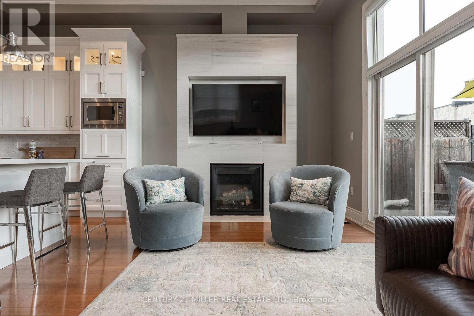 Photo 16 of 131 Brock Street, Oakville ON