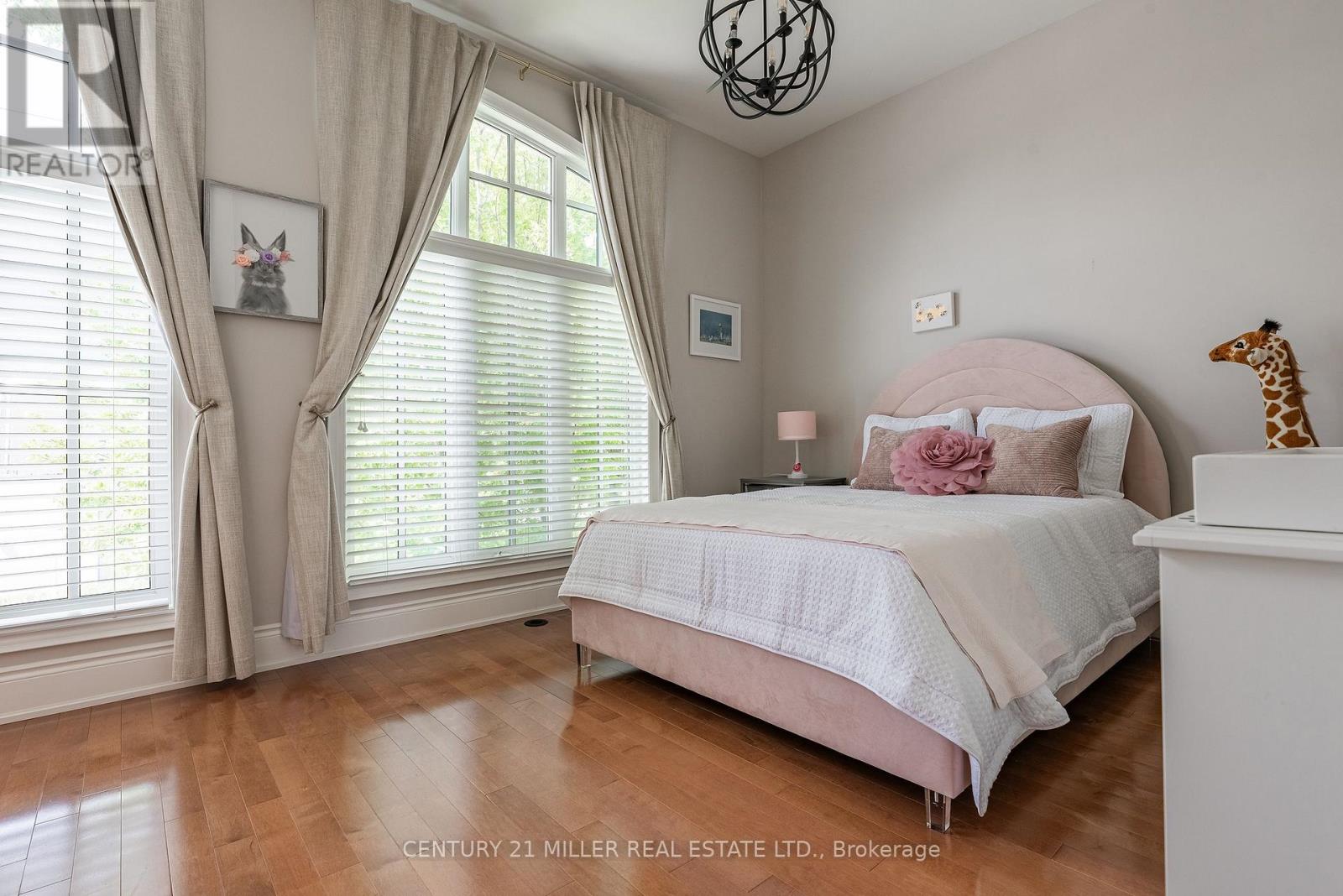 Photo 24 of 131 Brock Street, Oakville ON