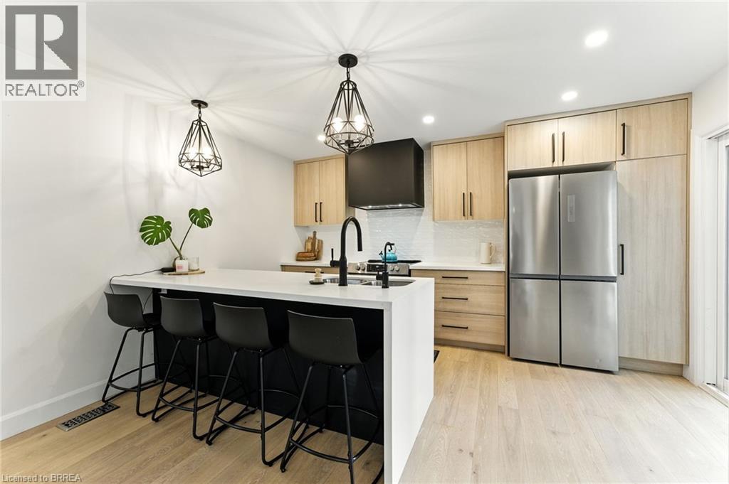 Photo 13 of 37 Barnes Avenue, Brantford ON
