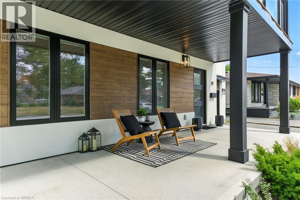 Photo 6 of 37 Barnes Avenue, Brantford ON