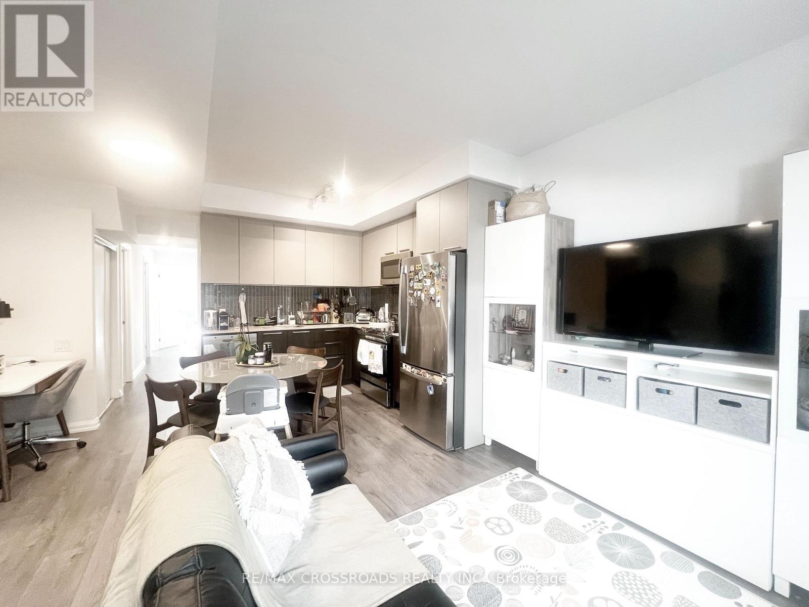 Photo 2 of 7 15 Brin Drive, Toronto ON