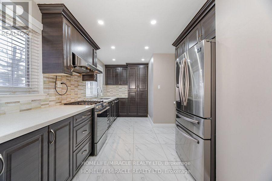 Photo 13 of 345 Silverstone Drive, Toronto ON
