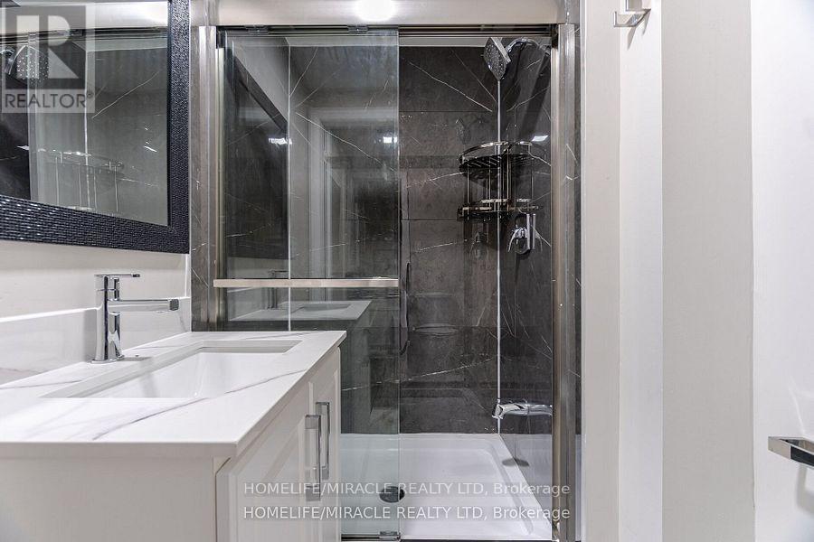 Photo 25 of 345 Silverstone Drive, Toronto ON