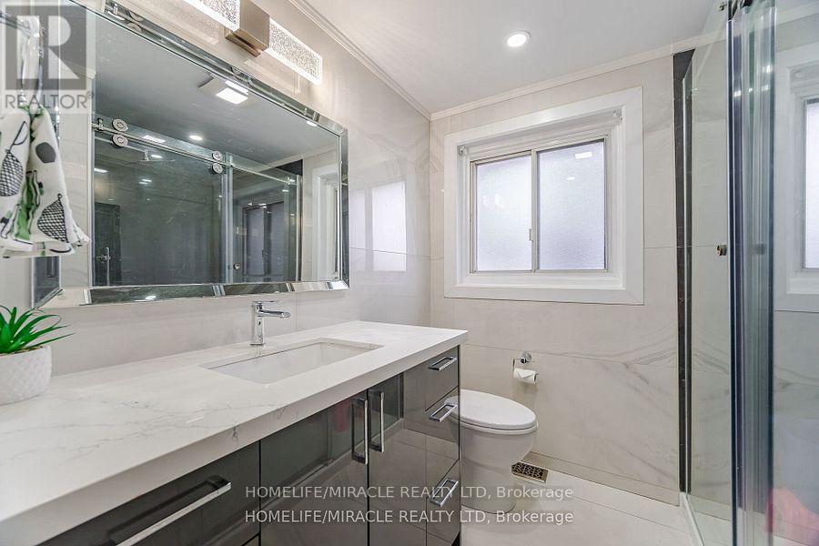 Photo 33 of 345 Silverstone Drive, Toronto ON