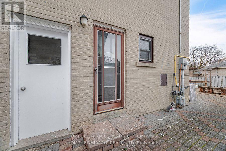 Photo 34 of 345 Silverstone Drive, Toronto ON