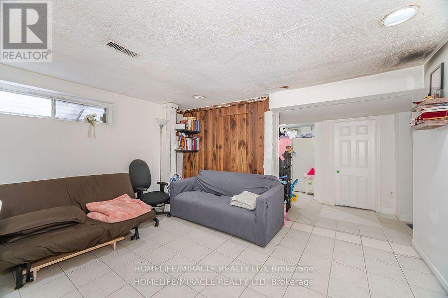 Photo 37 of 345 Silverstone Drive, Toronto ON