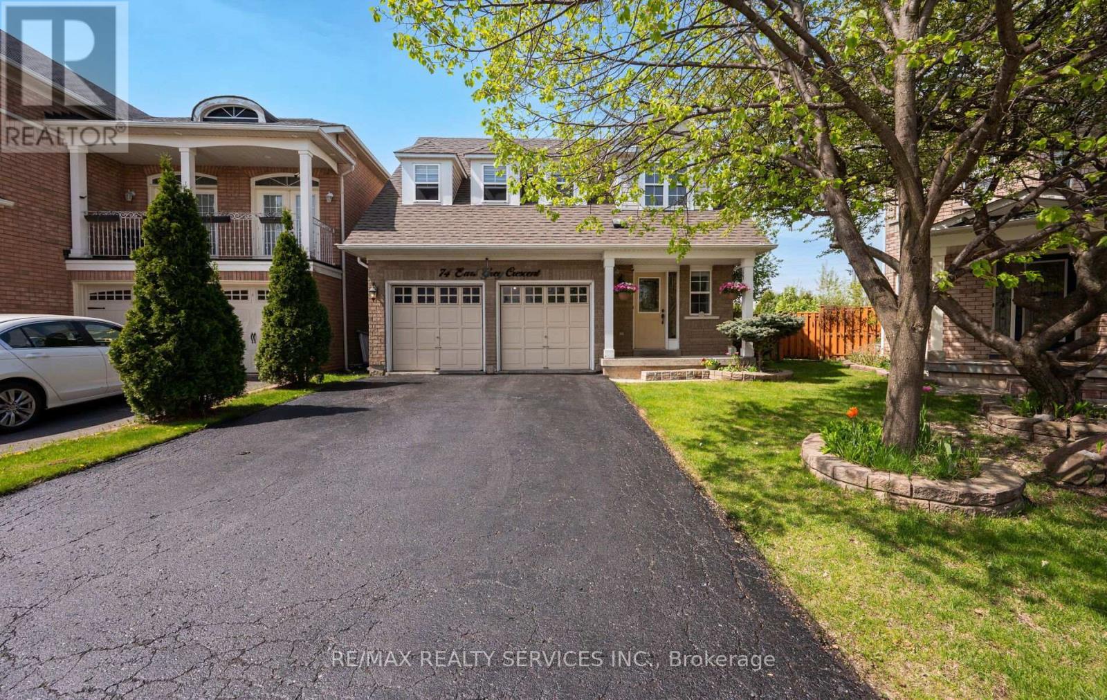 Photo 1 of 74 Earl Grey Crescent, Brampton ON