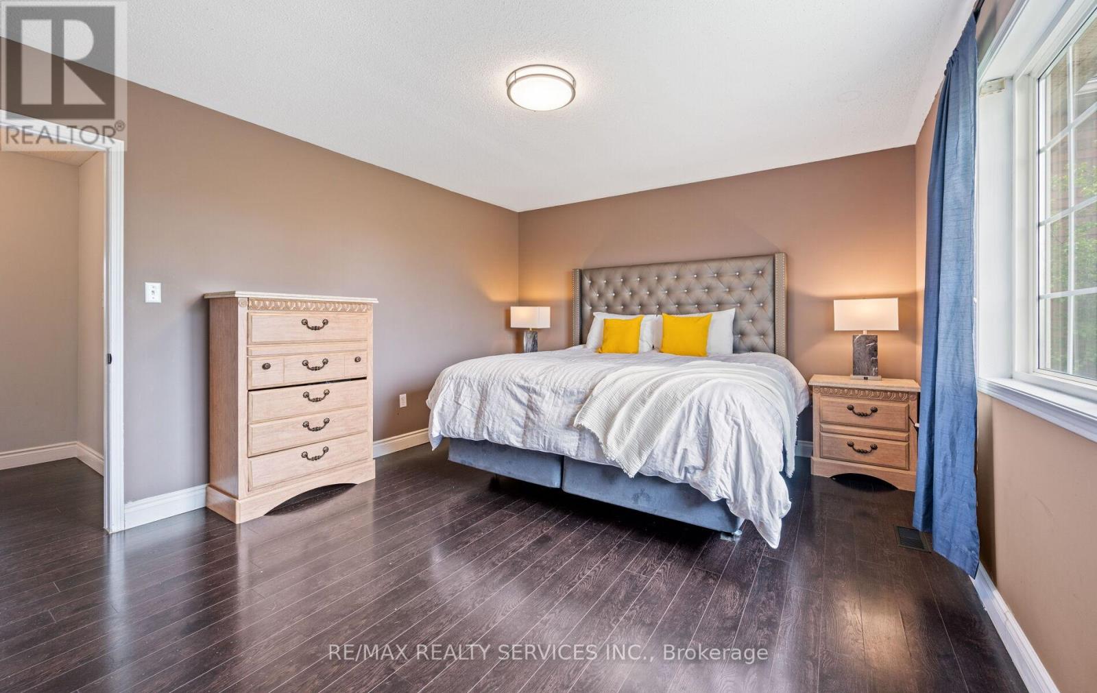 Photo 20 of 74 Earl Grey Crescent, Brampton ON