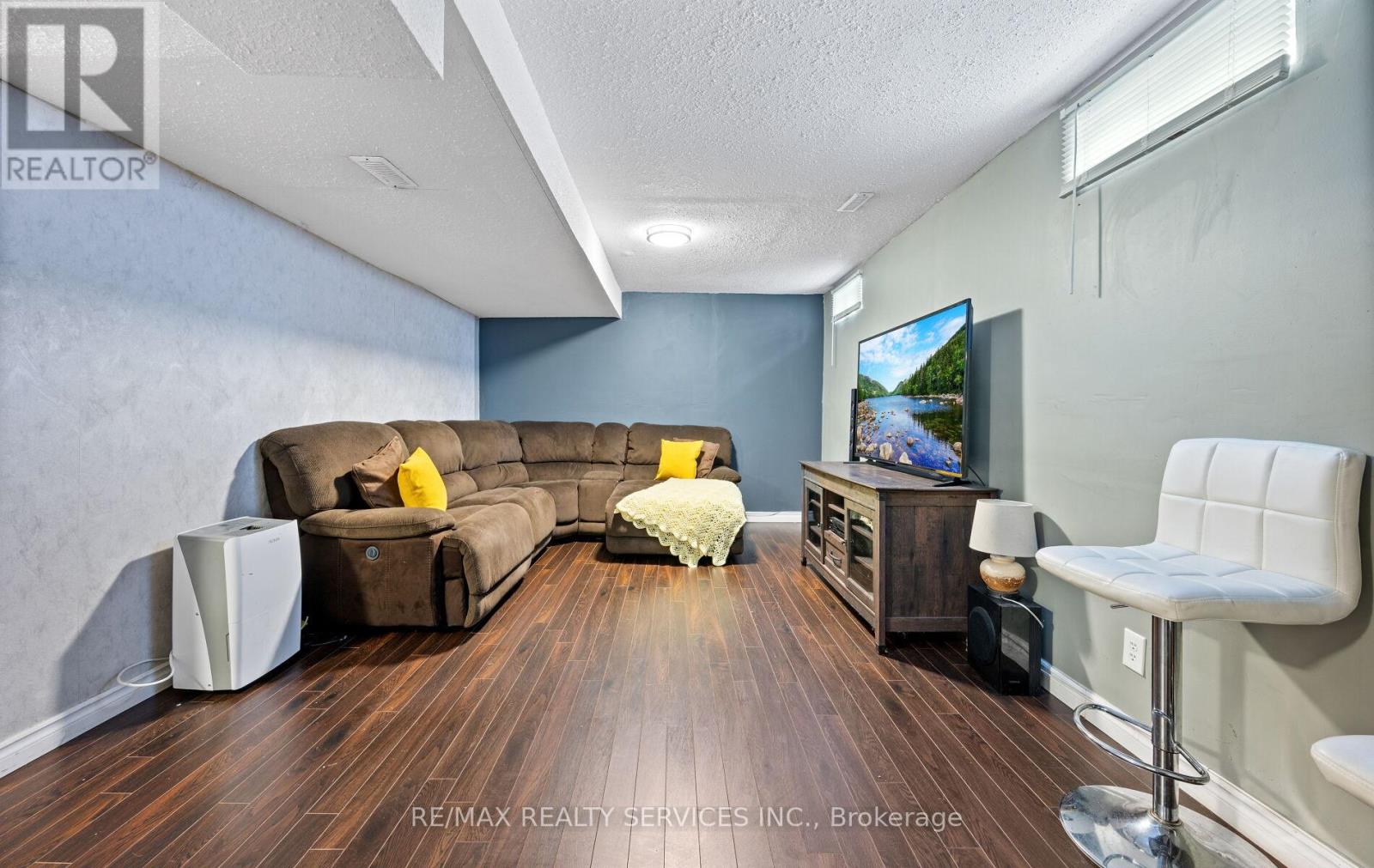 Photo 30 of 74 Earl Grey Crescent, Brampton ON