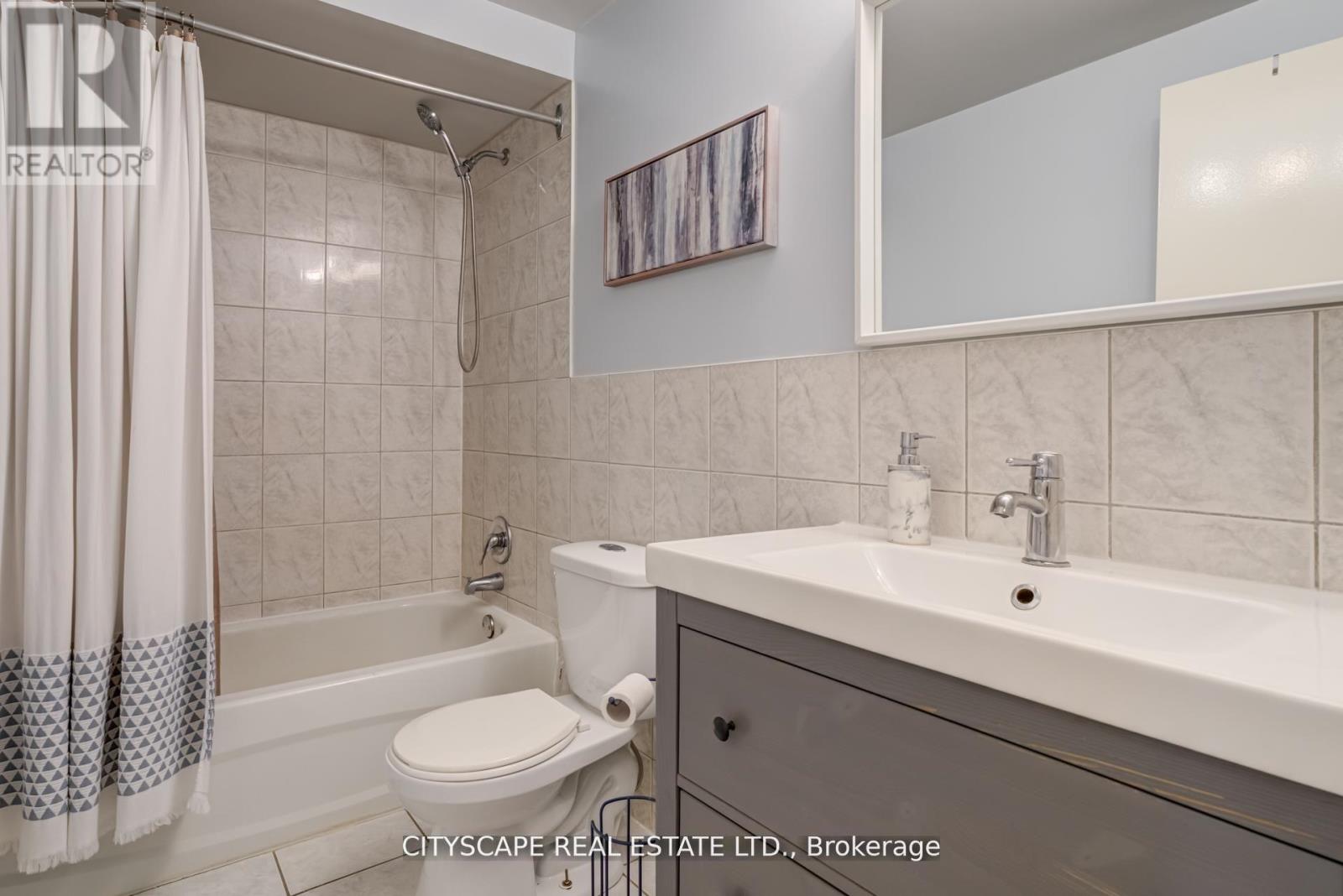 Photo 24 of 3206 Candela Drive, Mississauga ON