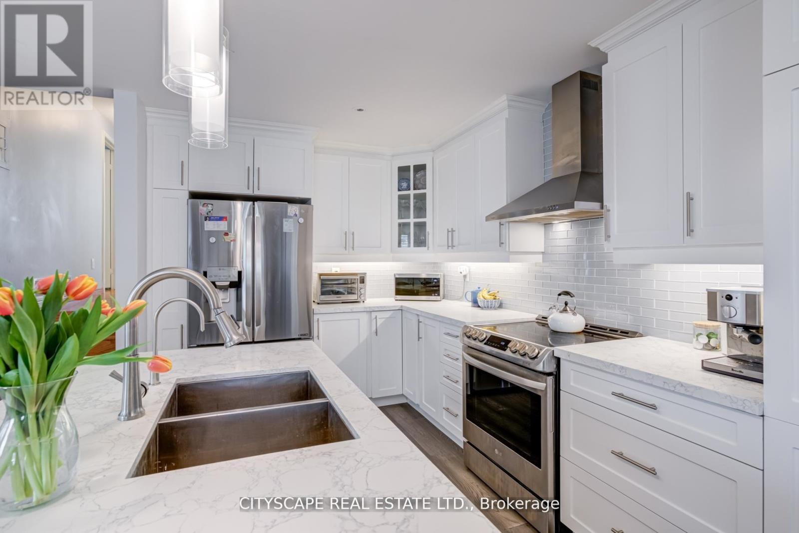 Photo 5 of 3206 Candela Drive, Mississauga ON