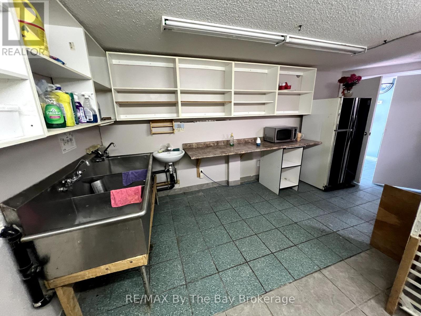 Photo 11 of 2 111 Main Street, Wasaga Beach ON