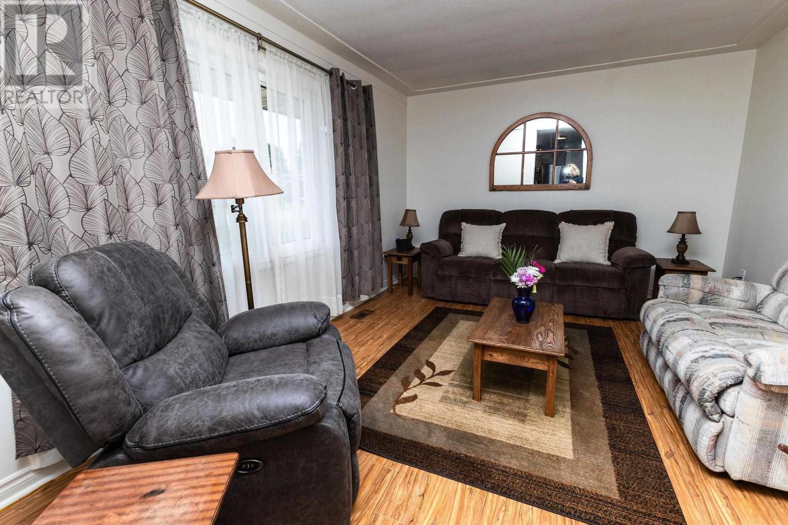 Photo 10 of 617 Boundary Rd, Sault Ste Marie ON