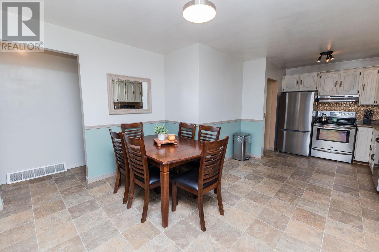Photo 9 of 617 Boundary Rd, Sault Ste Marie ON