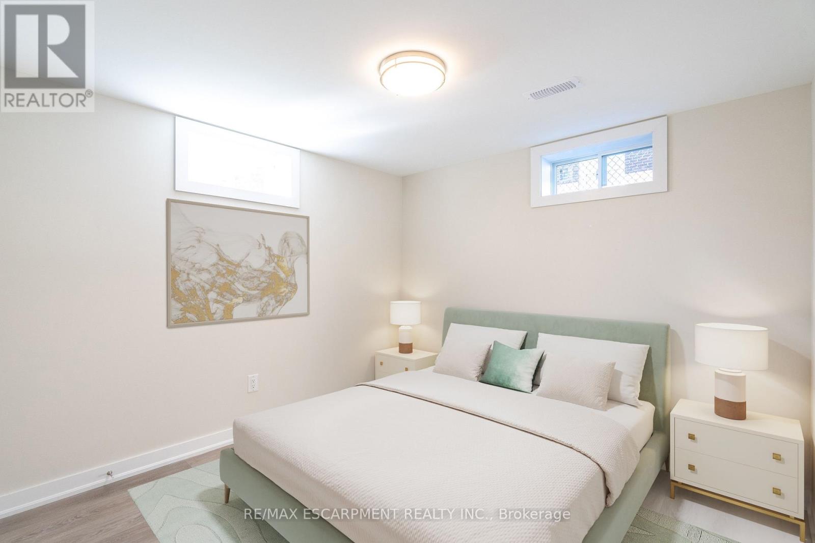 Photo 14 of 130 West 34th Street, Hamilton ON