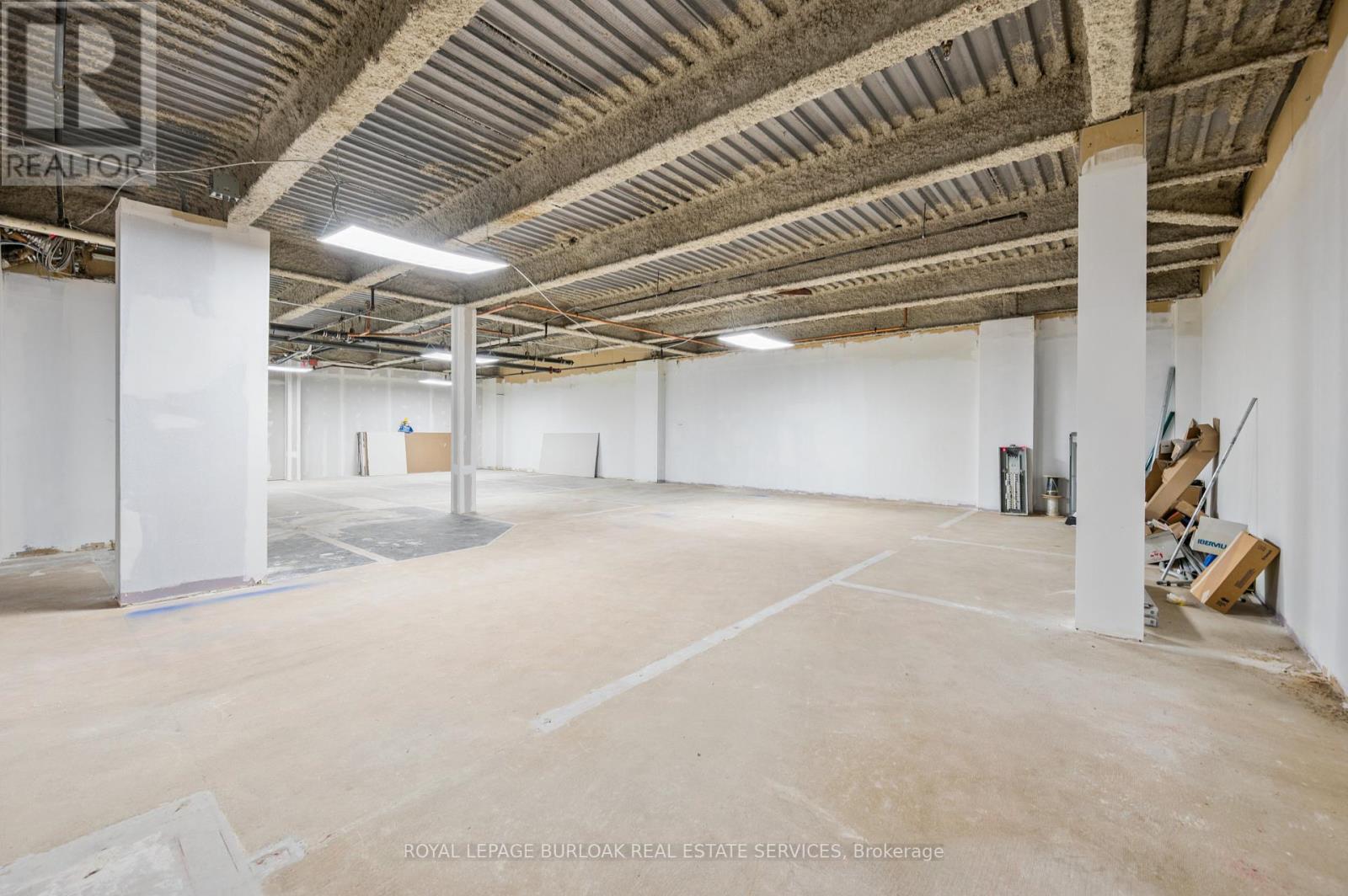 Photo 13 of B 103 751 Victoria Street S, Kitchener ON